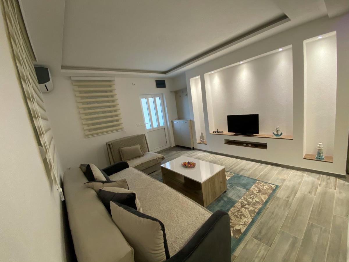 Studio Apartman Holiday Apartment Tivat Exterior photo