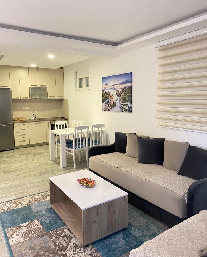 Studio Apartman Holiday Apartment Tivat Exterior photo